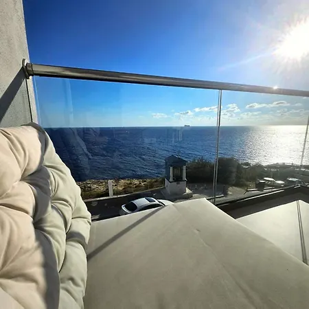 Blue Horizon Apartment *