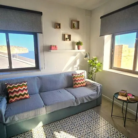 Blue Horizon Apartment *